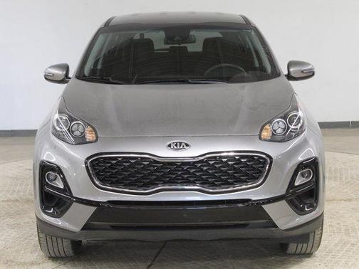 Photo 2 of 29 of 2020 Kia Sportage LX
