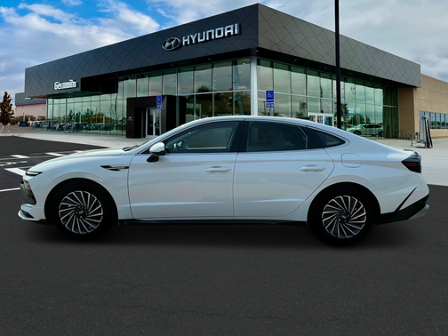 2025 Hyundai SONATA Hybrid SE