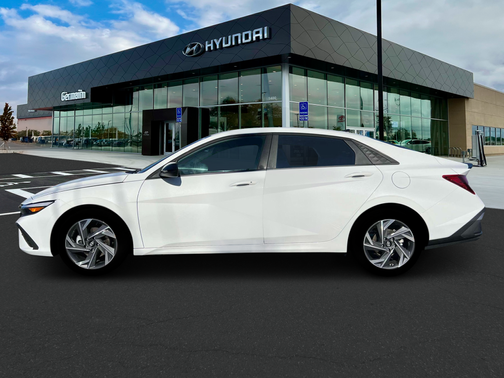 2025 Hyundai ELANTRA Sport