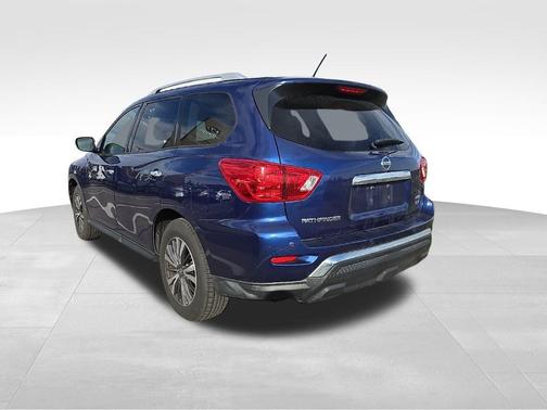 2018 Nissan Pathfinder SV