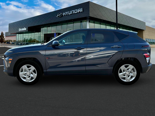 2025 Hyundai KONA SE