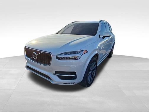 2019 Volvo XC90 T6 Momentum