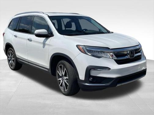 2022 Honda Pilot Touring 8-Passenger