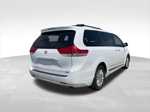 2013 Toyota Sienna XLE