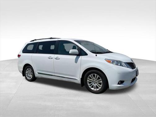 2013 Toyota Sienna XLE
