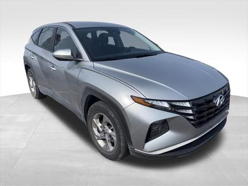 2022 Hyundai TUCSON SE