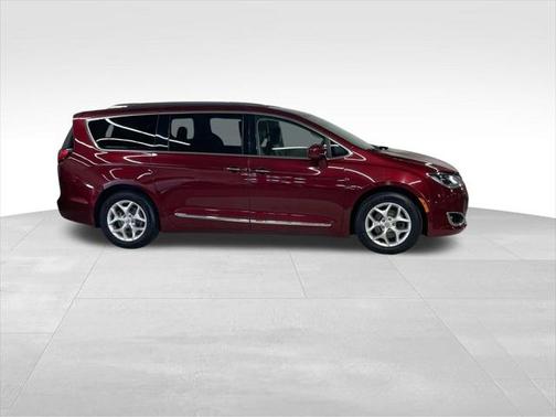2018 Chrysler Pacifica Touring-L