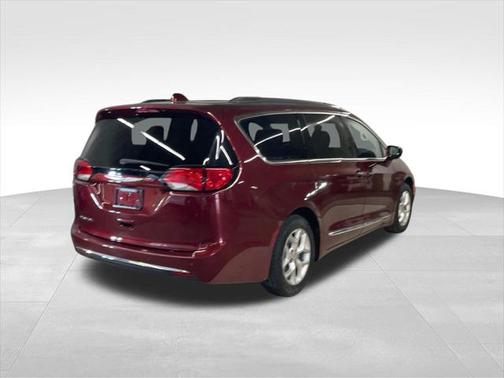 2018 Chrysler Pacifica Touring-L