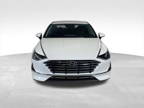 2022 Hyundai SONATA SE