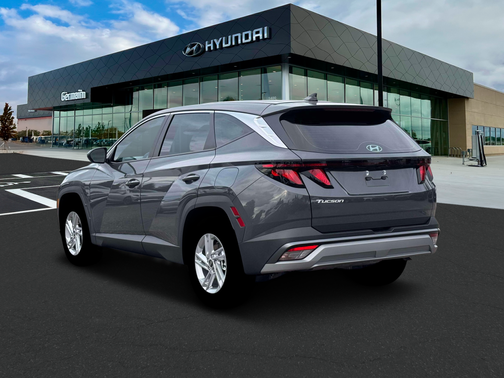 2026 Hyundai TUCSON SE