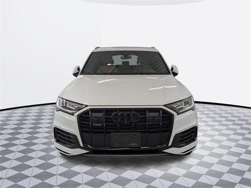 2022 Audi Q7 45 Premium Plus