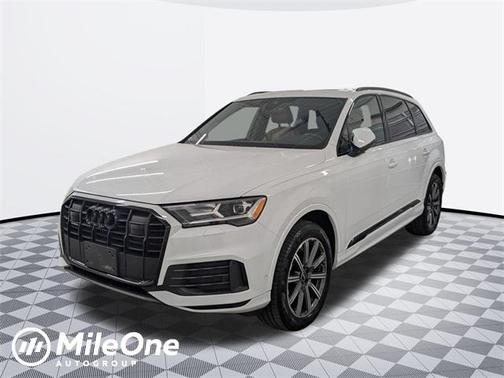 2022 Audi Q7 45 Premium Plus