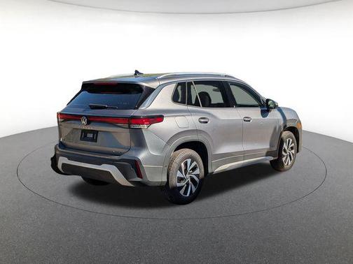 Platinum Gray 2025 Volkswagen Taos 1.5T SE