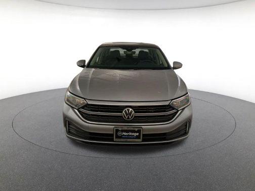 Silver Metallic 2022 Volkswagen Jetta 1.5T SEL