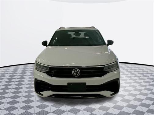 2022 Volkswagen Tiguan 2.0T SE R-Line Black 4MOTION