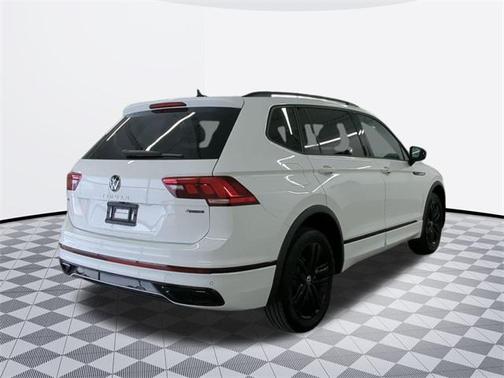 2022 Volkswagen Tiguan 2.0T SE R-Line Black 4MOTION