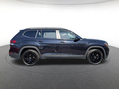 Deep Black 2023 Volkswagen Atlas 3.6L SE w/Technology