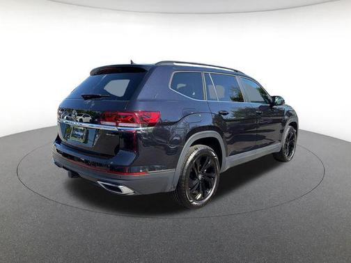 Deep Black 2023 Volkswagen Atlas 3.6L SE w/Technology
