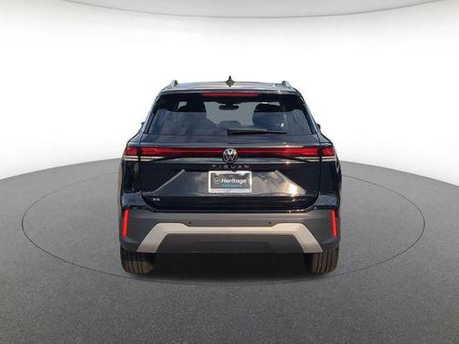 Deep Black Pearl 2025 Volkswagen Tiguan 2.0T SE 4MOTION