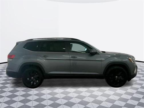 2025 Volkswagen Atlas 2.0T SE w/Technology 4MOTION