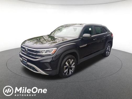 Deep Black Pearl 2023 Volkswagen Atlas Cross Sport 2.0T SE
