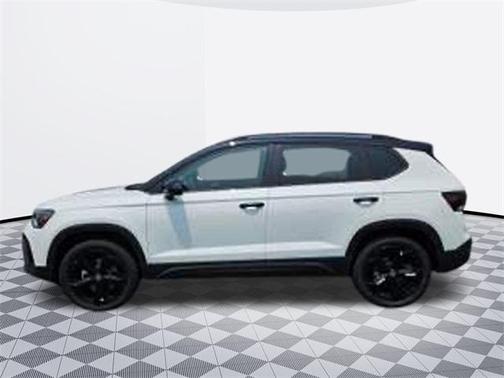 2025 Volkswagen Taos 1.5T SE Black