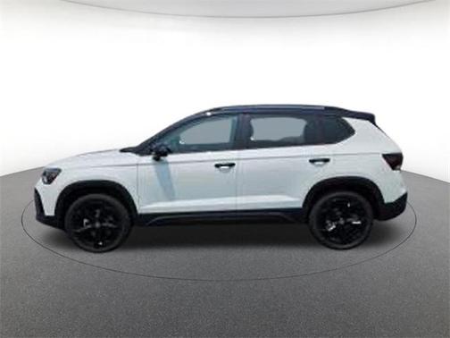 2025 Volkswagen Taos 1.5T SE Black