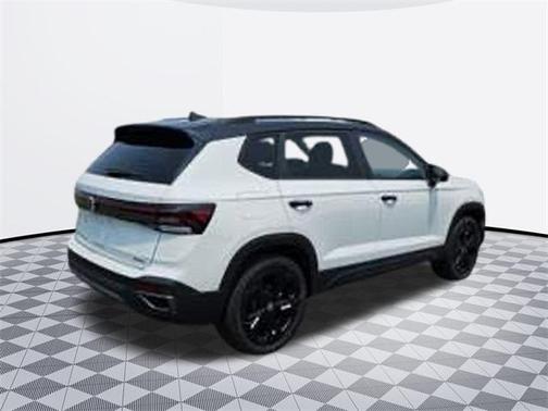2025 Volkswagen Taos 1.5T SE Black