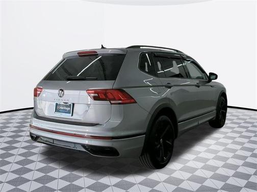 2024 Volkswagen Tiguan 2.0T SE R-Line Black