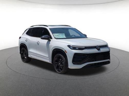Opal White 2026 Volkswagen Tiguan 2.0T SE R-Line Black 4MOTION