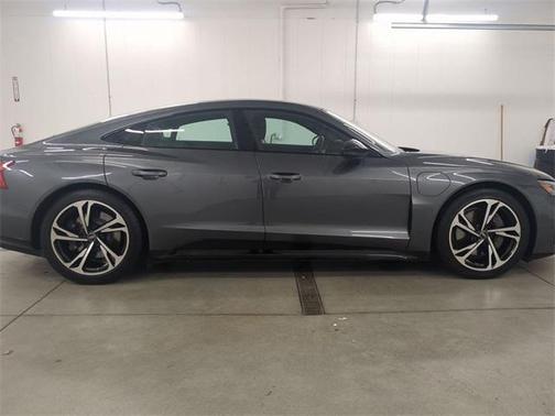 2023 Audi e-tron GT Premium Plus quattro