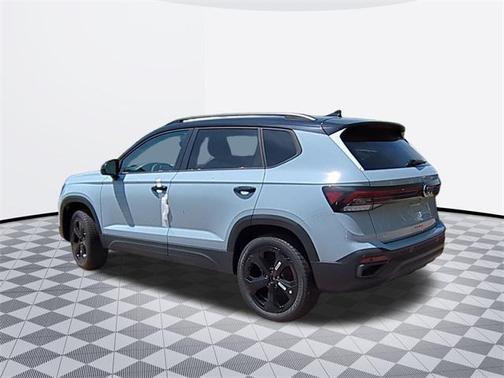 2025 Volkswagen Taos 1.5T SE Black