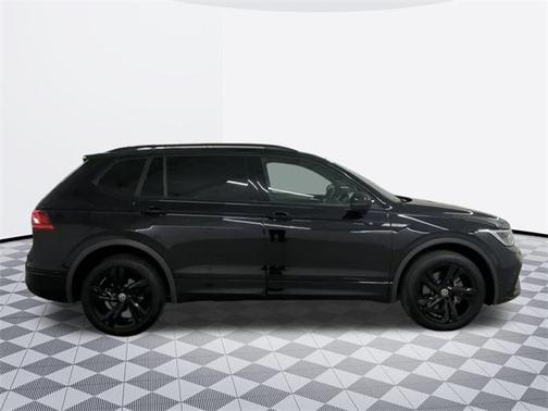 2023 Volkswagen Tiguan 2.0T SE R-Line Black