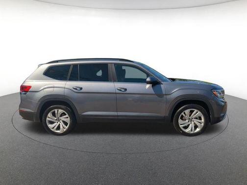 Platinum Grey 2022 Volkswagen Atlas 3.6L SE w/Technology
