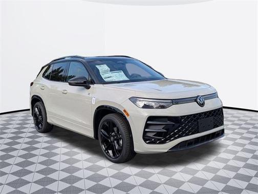 2025 Volkswagen Tiguan 2.0T SE R-Line Black
