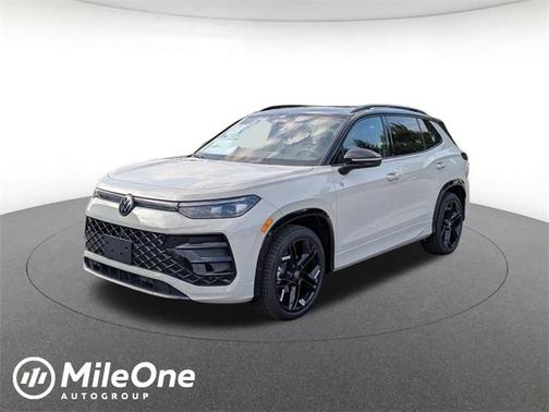 2025 Volkswagen Tiguan 2.0T SE R-Line Black