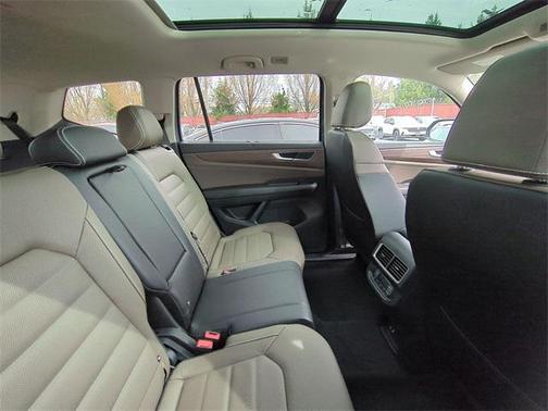 2025 Volkswagen Atlas 2.0T SEL