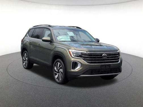 Green 2026 Volkswagen Atlas 2.0T SE w/Technology 4MOTION
