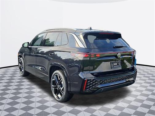 2025 Volkswagen Tiguan 2.0T SEL R-Line 4MOTION