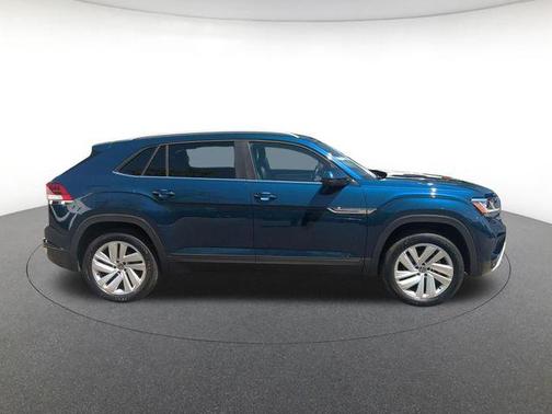 Blue Metallic 2022 Volkswagen Atlas Cross Sport 2.0T SE w/Technology 4MOTION