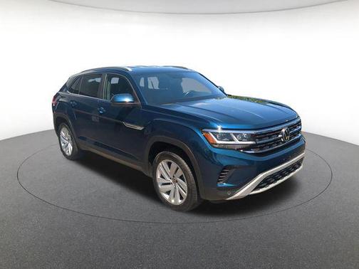 Blue Metallic 2022 Volkswagen Atlas Cross Sport 2.0T SE w/Technology 4MOTION
