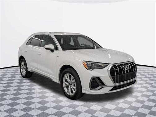 2022 Audi Q3 45 S line Premium