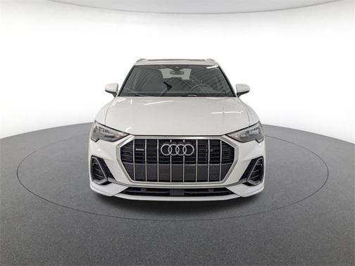 2022 Audi Q3 45 S line Premium