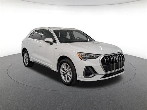 2022 Audi Q3 45 S line Premium