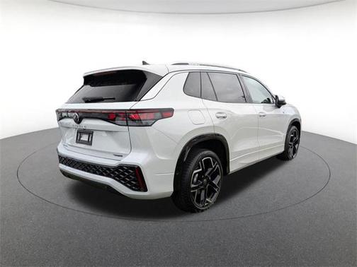 2026 Volkswagen Tiguan 2.0T SEL R-Line 4MOTION