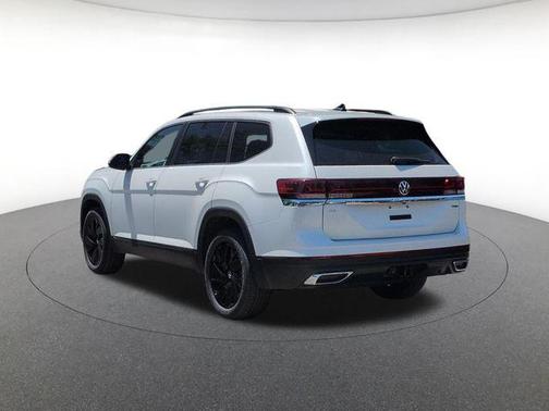 Opal White 2026 Volkswagen Atlas 2.0T SE w/Technology 4MOTION