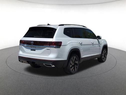 Opal White 2026 Volkswagen Atlas 2.0T SE w/Technology 4MOTION