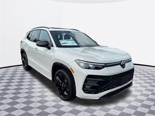 2025 Volkswagen Tiguan 2.0T SE R-Line Black 4MOTION