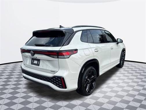 2025 Volkswagen Tiguan 2.0T SE R-Line Black 4MOTION