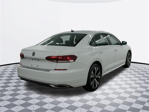 2022 Volkswagen Passat 2.0T SE
